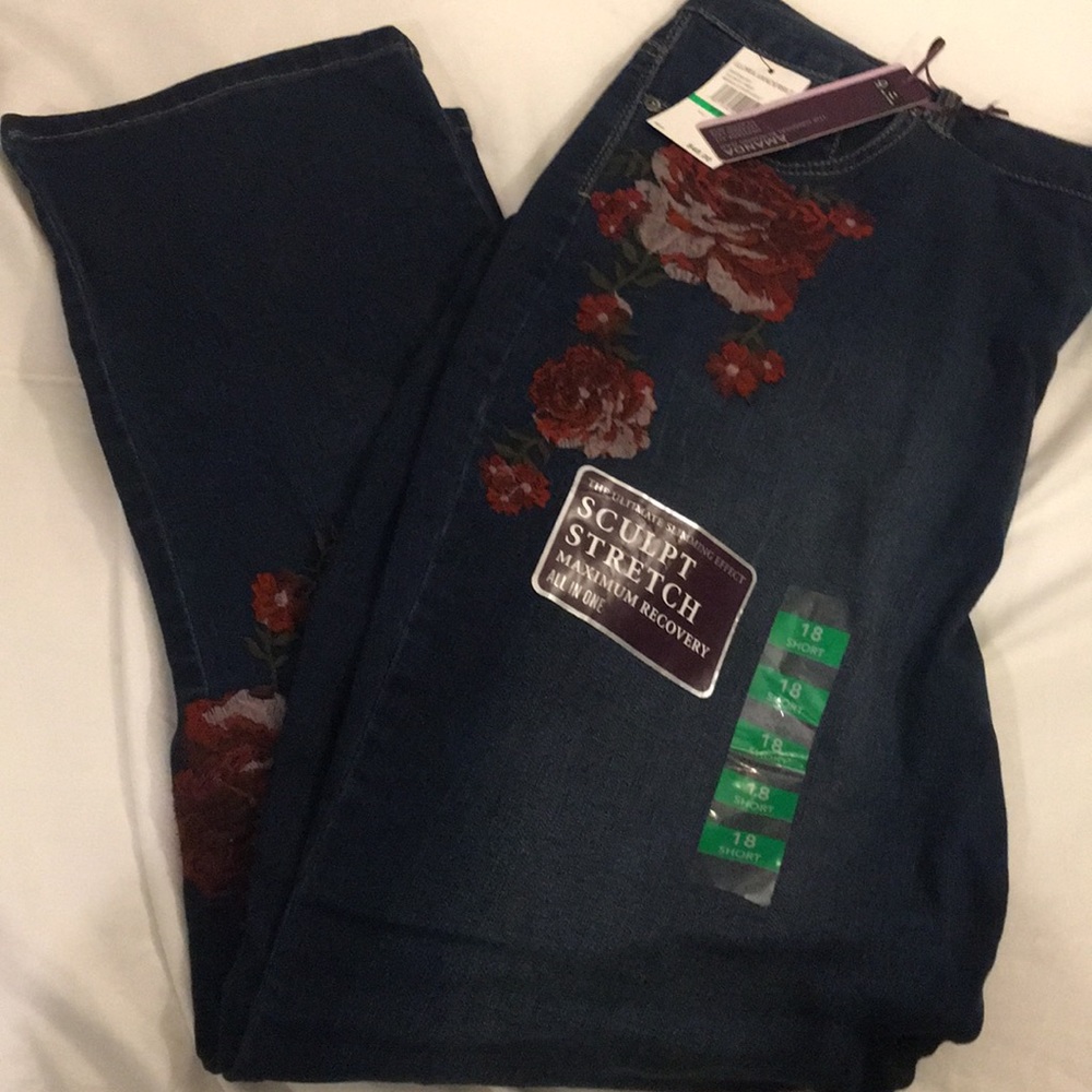 Embroidered jeans NWT Size 18 short